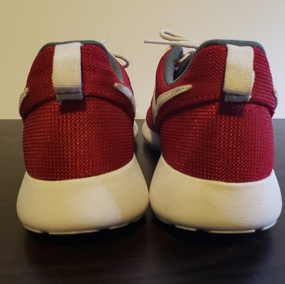 Nike Roshe One Youth Red Sneakers - Picture 3 of 5